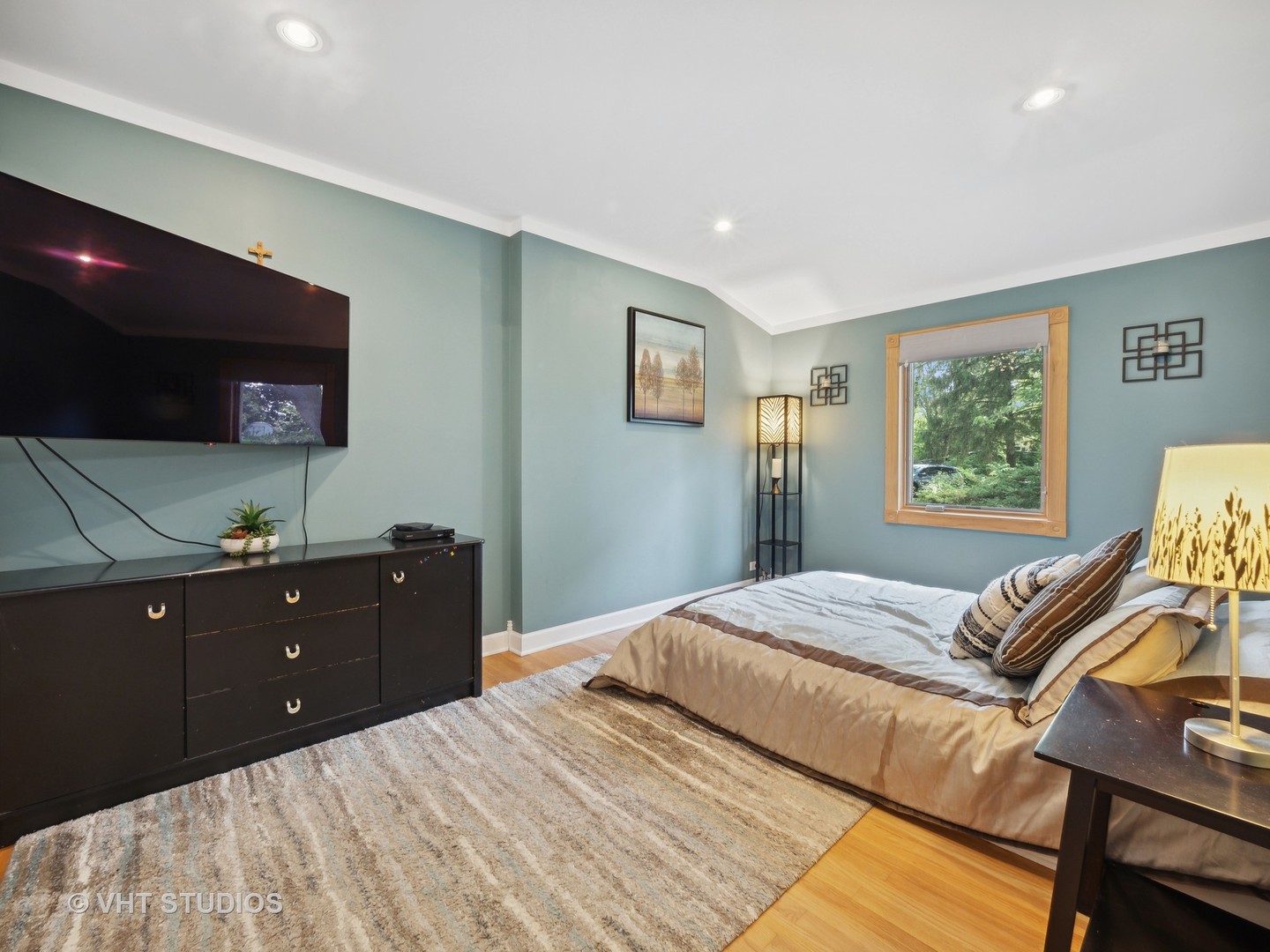 22811 North Quentin Road Kildeer, IL 60047 - Photo 9 of 29 a bedroom with a bed and window