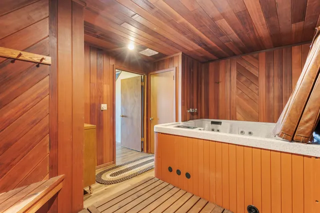 $575,000 | N2646 Rustic Circle, Clintonville, WI 54929