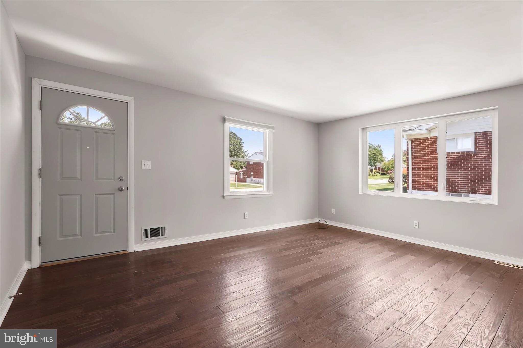 2325 Harford Hills Road Baltimore, MD 21234 - Photo 5 of 47 Living Room
