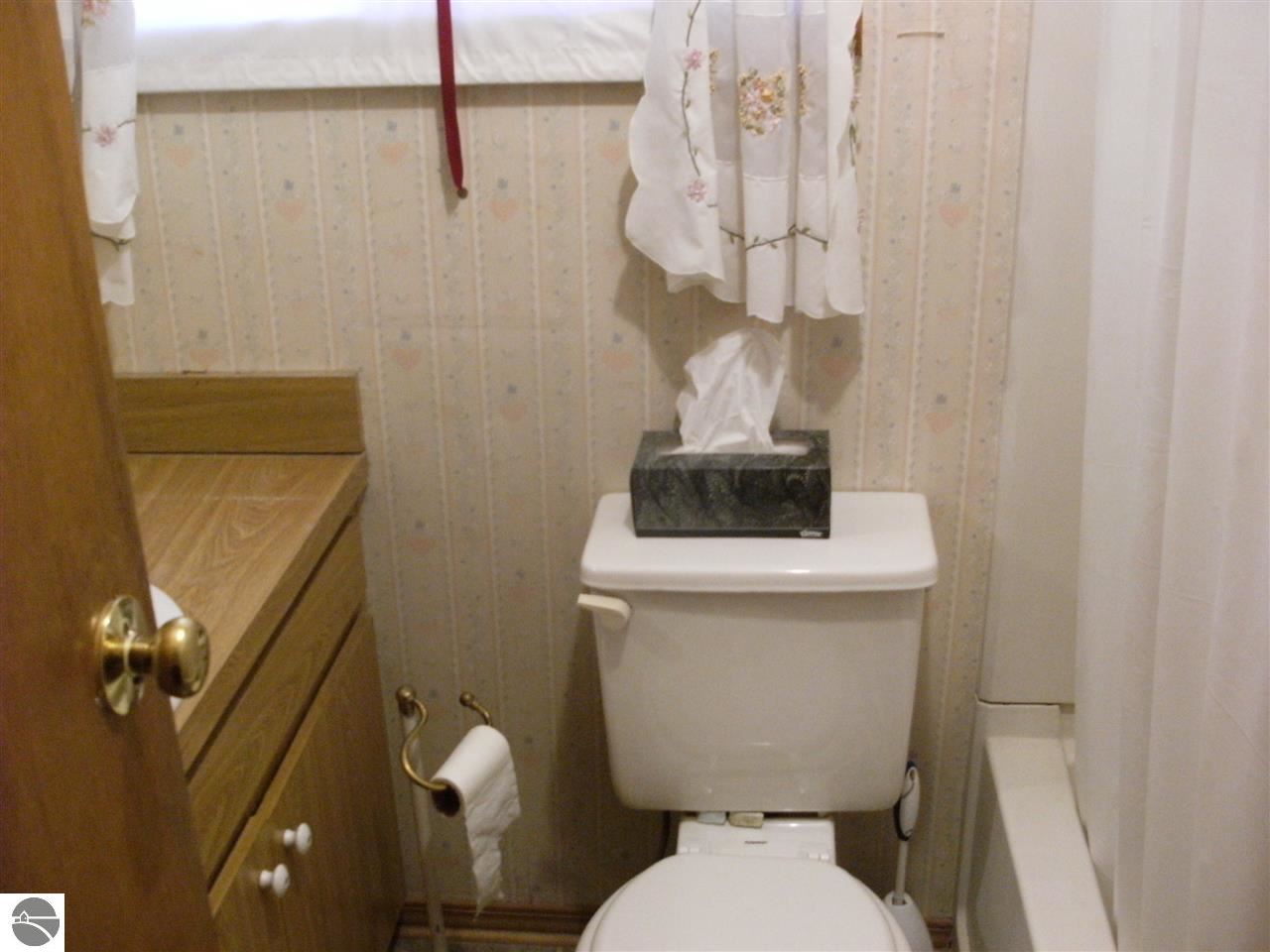 4700 Ridge Road Lake, MI 48632 - Photo 11 of 19 1781619-10.JPG