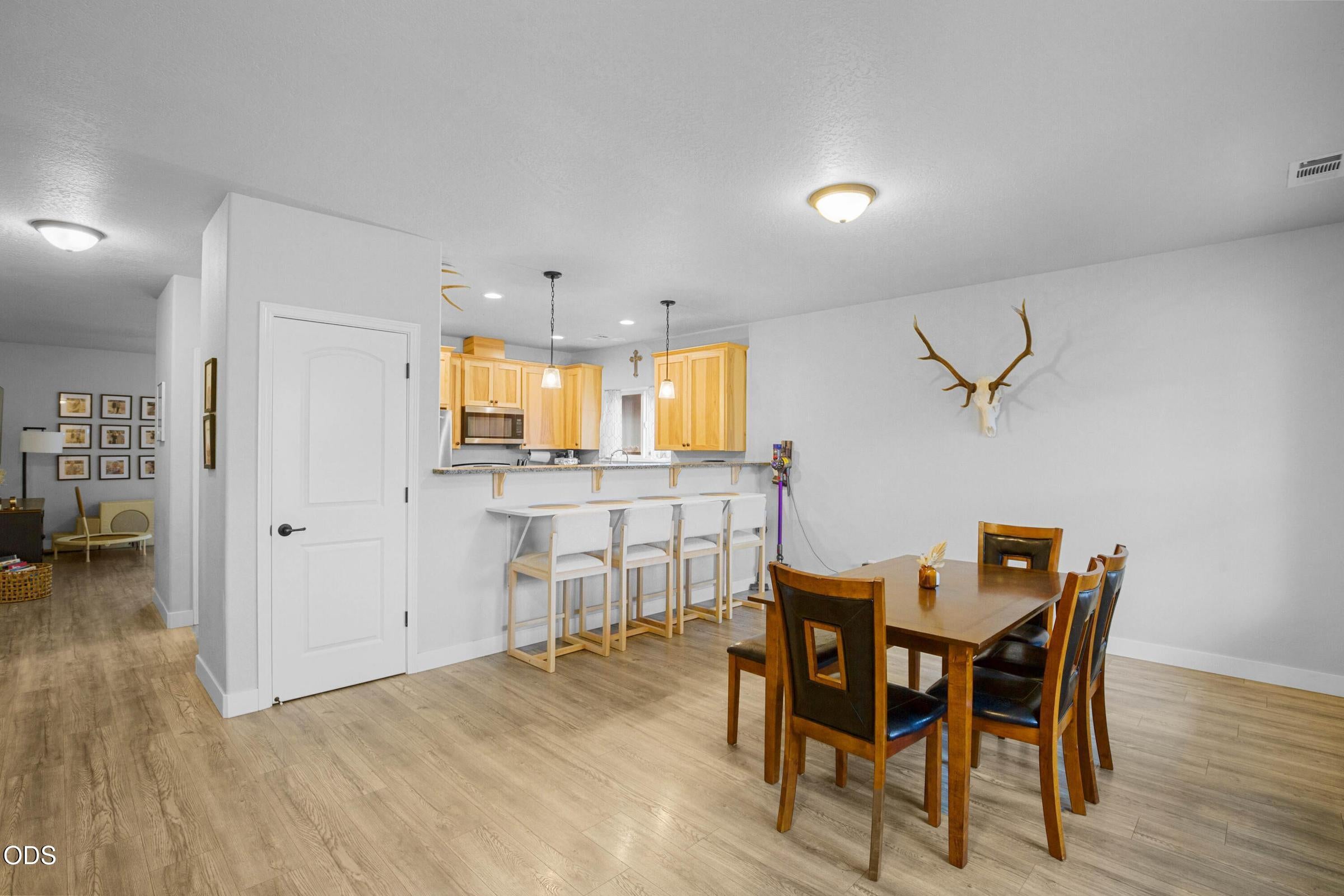 738 Lincoln Road Grants Pass, OR 97526 - Photo 12 of 28 Gallery Image 12