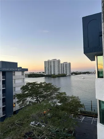 $2,200 | 16558 Northeast 26th Avenue, Unit 6I, North Miami Beach, FL 33160