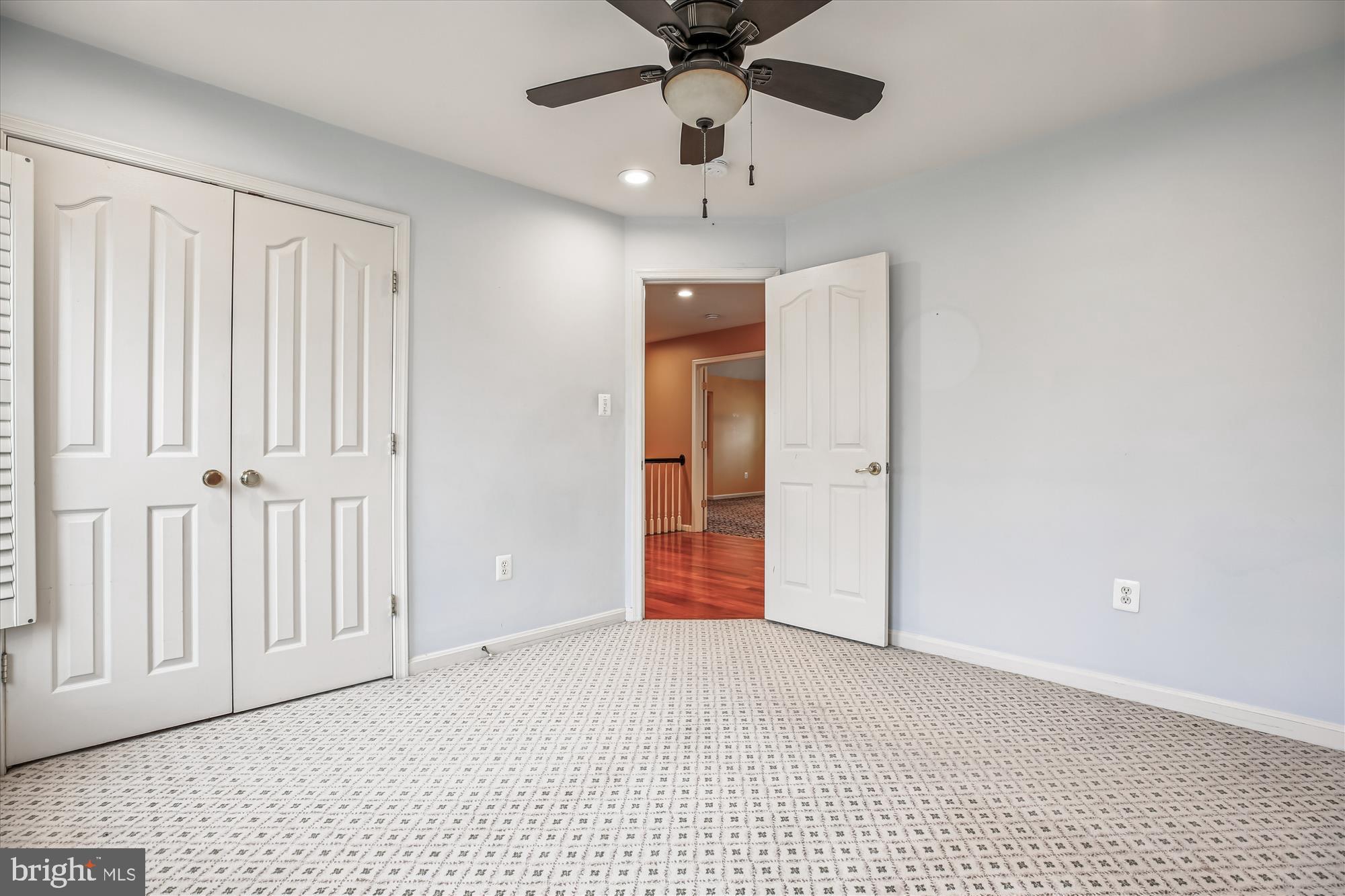 14212 Schaeffer Road Germantown, MD 20874 - Photo 32 of 51 Primary Bedroom sitting area