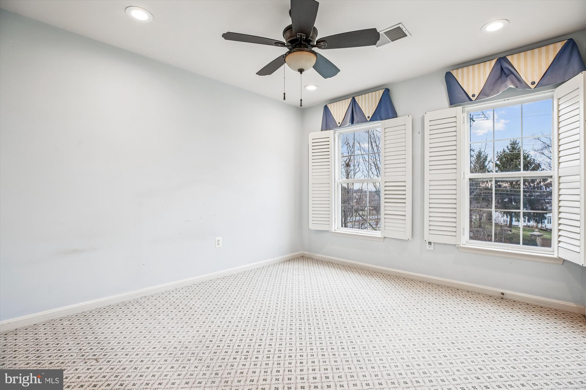 14212 Schaeffer Road Germantown, MD 20874 - Photo 33 of 51 2nd Bedroom