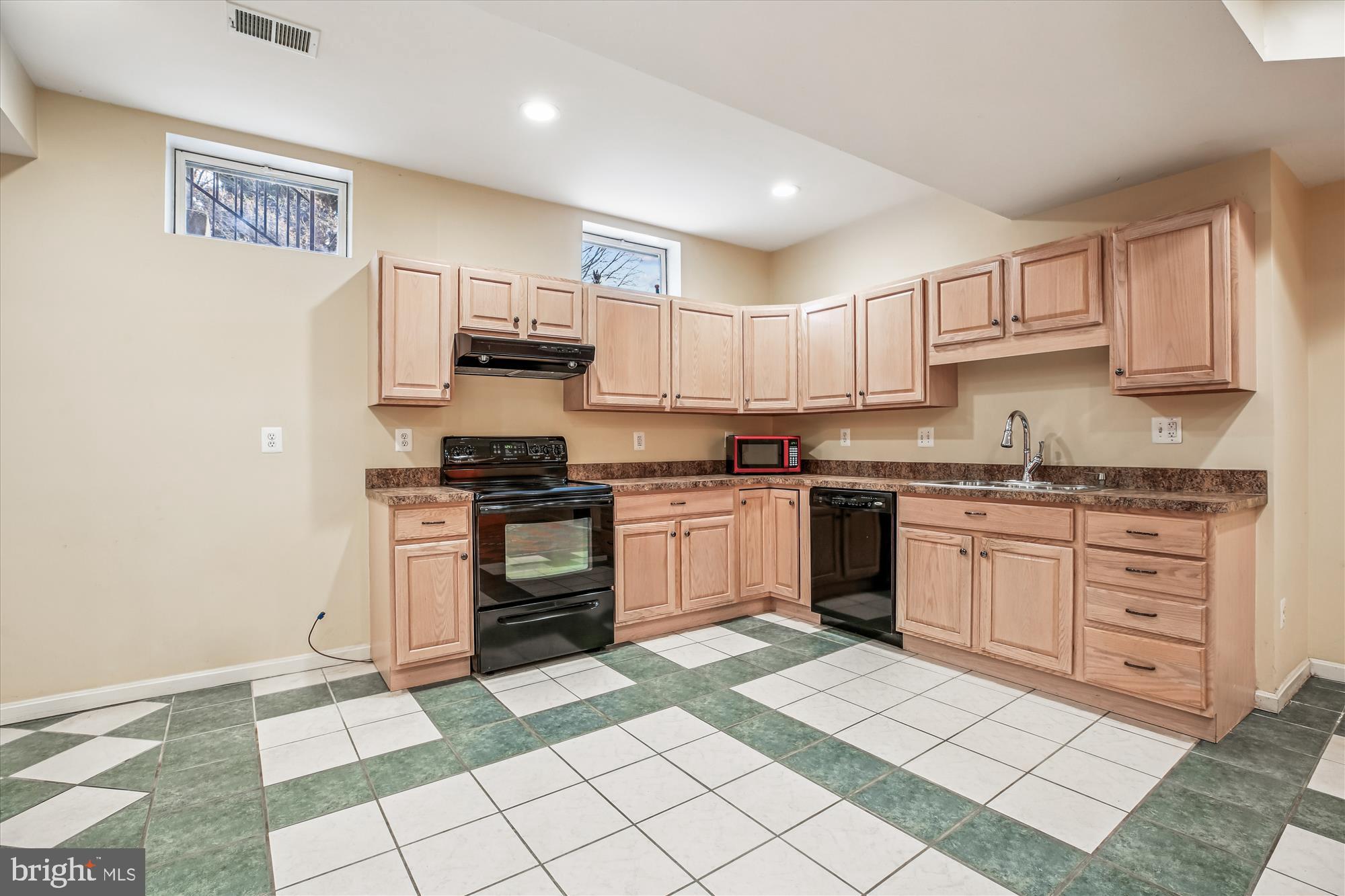 14212 Schaeffer Road Germantown, MD 20874 - Photo 42 of 51 Lower level Kitchen
