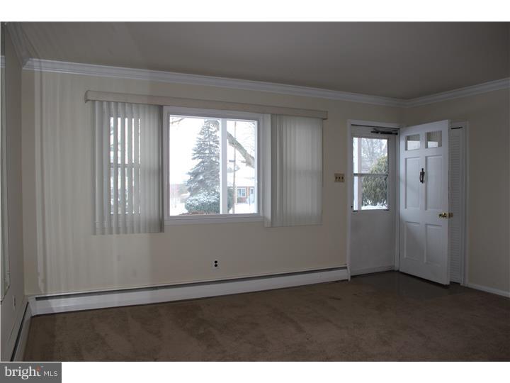 105 Crump Road Exton, PA 19341 - Photo 3 of 20 Living Room