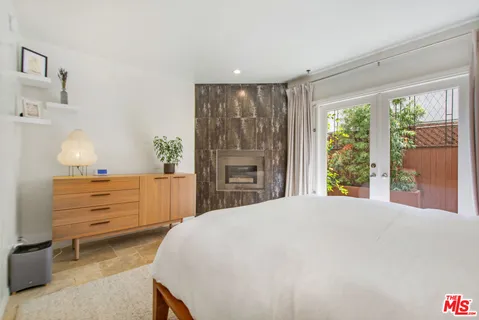 $1,195,000 | 11838 Kiowa Avenue, Unit 101, Los Angeles, CA 90049