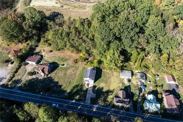 $320,000 | 5027 Thoms Run Road, Oakdale, PA 15071