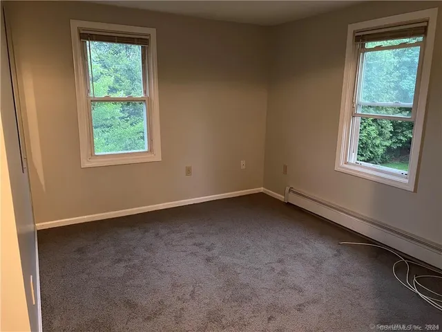 $1,675 | 62 Whiton Street, Windsor Locks, CT 06096