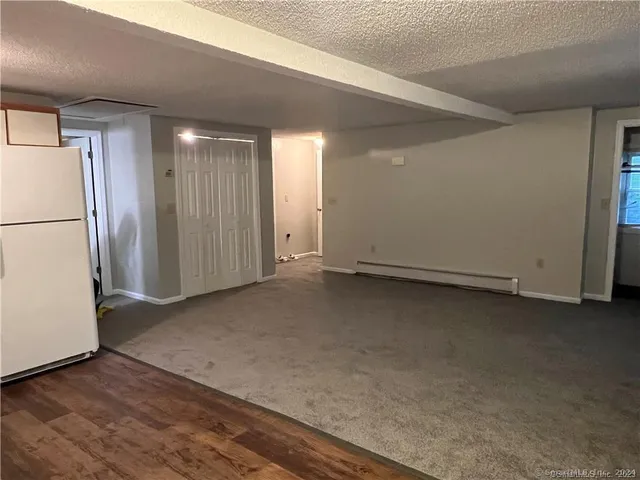 $1,675 | 62 Whiton Street, Windsor Locks, CT 06096