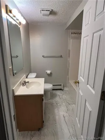 $1,675 | 62 Whiton Street, Windsor Locks, CT 06096