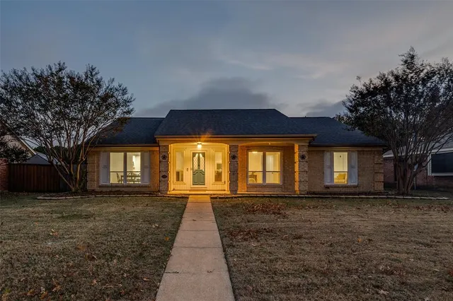 a front view of house with yard