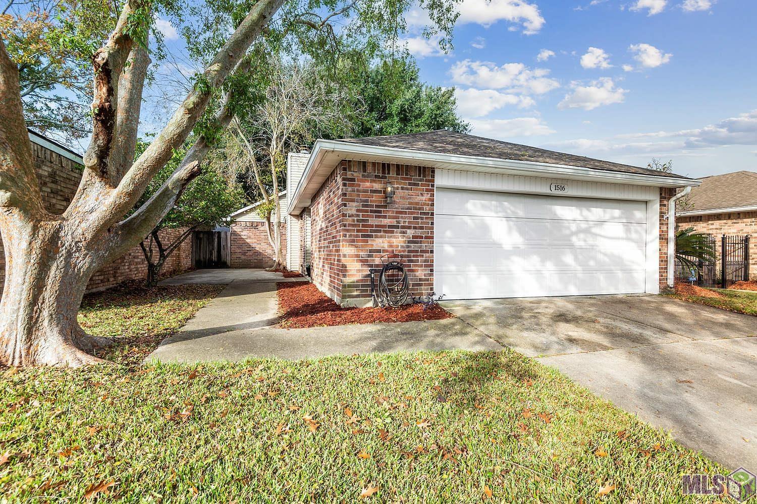 1516 Magnolia Ridge Drive Baton Rouge, LA 70816 - Photo 1 of 10