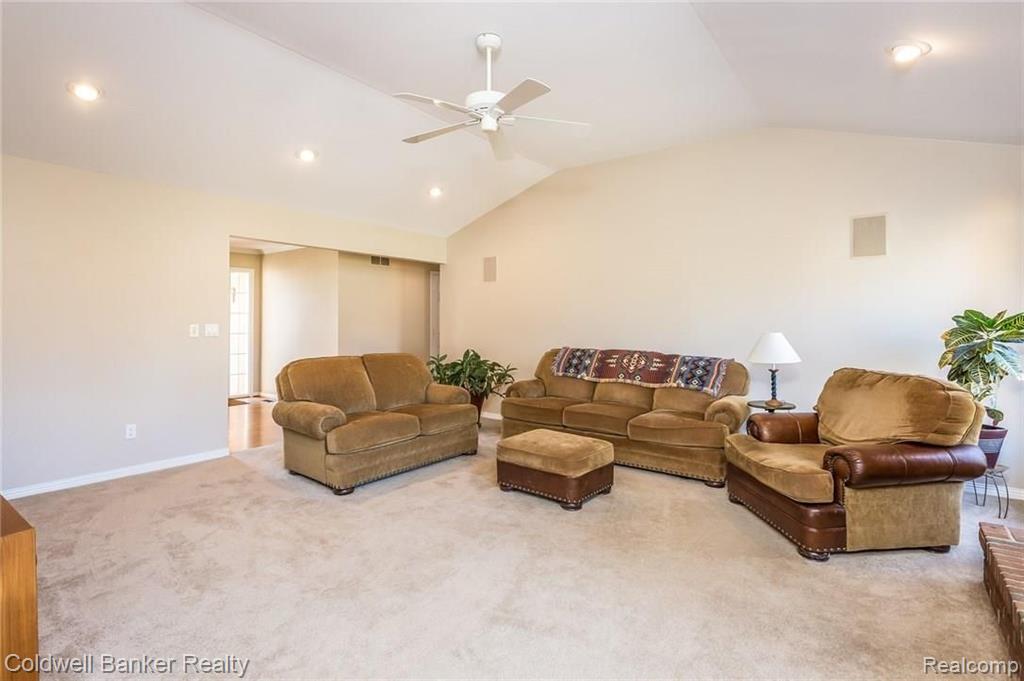 836 Shortridge Avenue Rochester Hills, MI 48307 - Photo 8 of 51