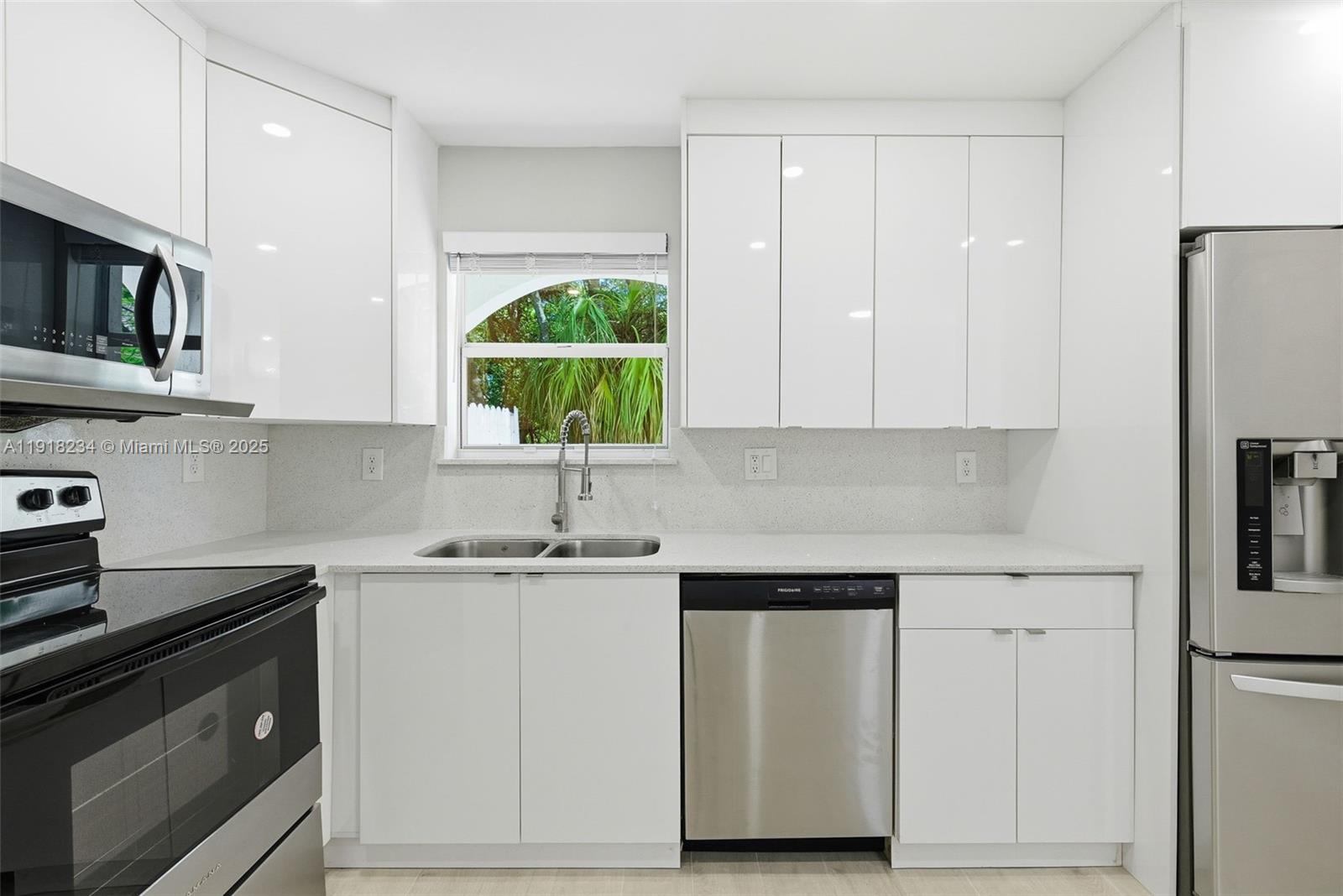 11939 Southwest 218th Street, Unit 1 Miami, FL 33170 - Photo 6 of 28