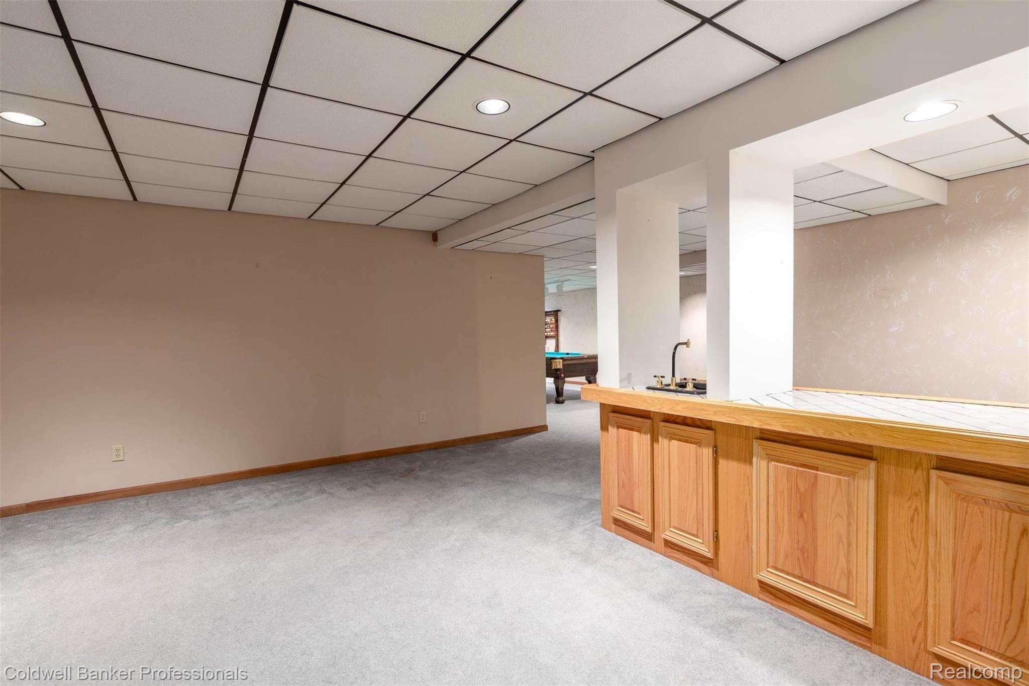 3472 Wedgewood Drive Rochester, MI 48306 - Photo 35 of 46 Wet Bar