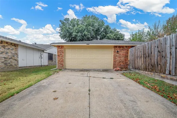 $2,300 | 4904 Watkins Drive, The Colony, TX 75056