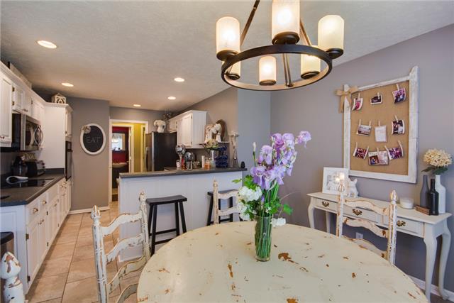 819 Marvin Layne Road Mount Juliet, TN 37122 - Photo 7 of 20 A view of the kitchen and breakfast bar from the dining area....perfect for entertaining.