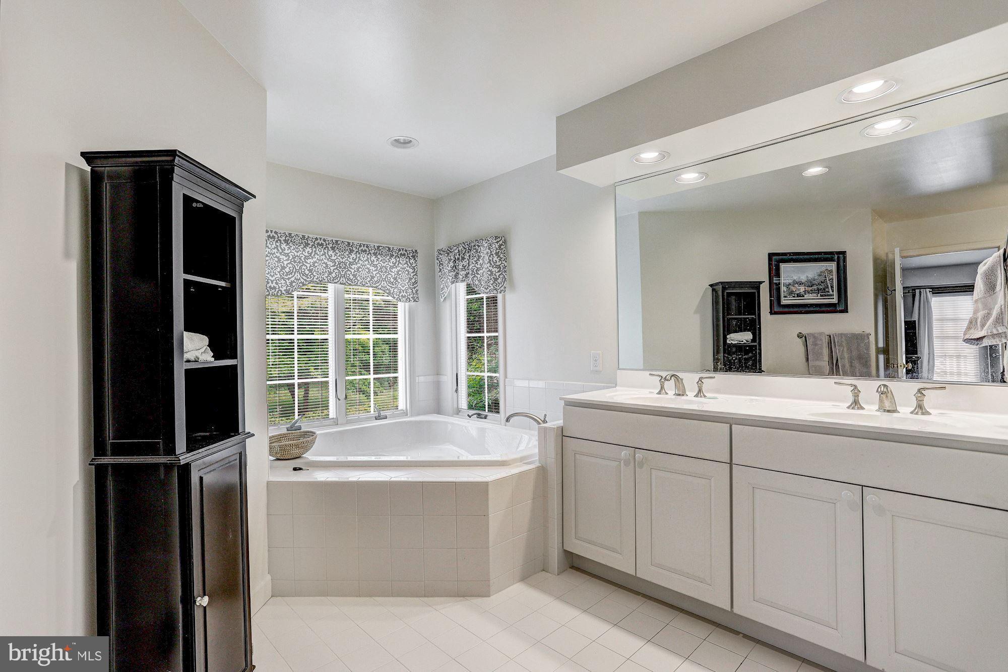 13915 Rover Mill Road West Friendship, MD 21794 - Photo 29 of 62 Owner's Suite | Full Bath