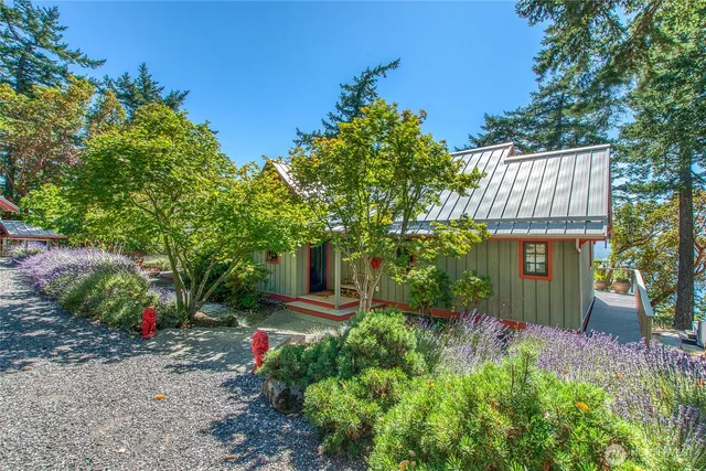 a view of a back yard with green space