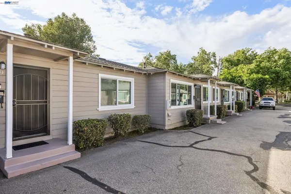 $4,095,000 | 187 Old Bernal Avenue, Pleasanton, CA 94566