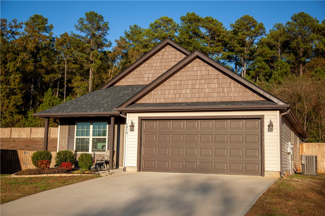 1010 St Charles Way Anderson, SC 29621 - Photo 1 of 22 Gallery Image 1