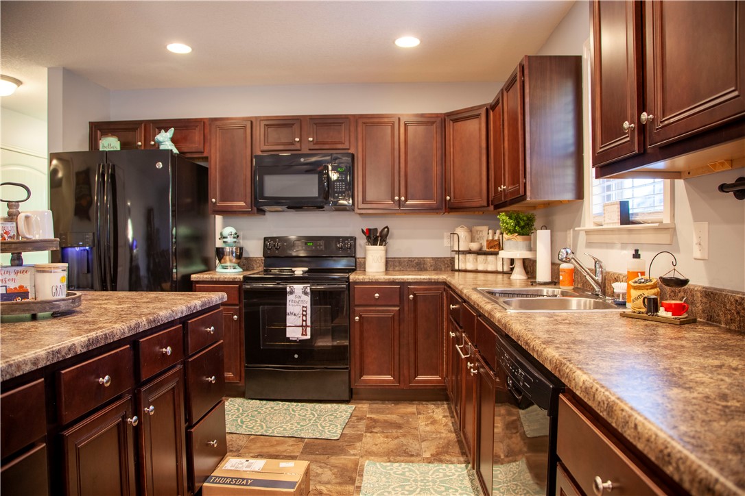 1010 St Charles Way Anderson, SC 29621 - Photo 5 of 22 Gallery Image 5