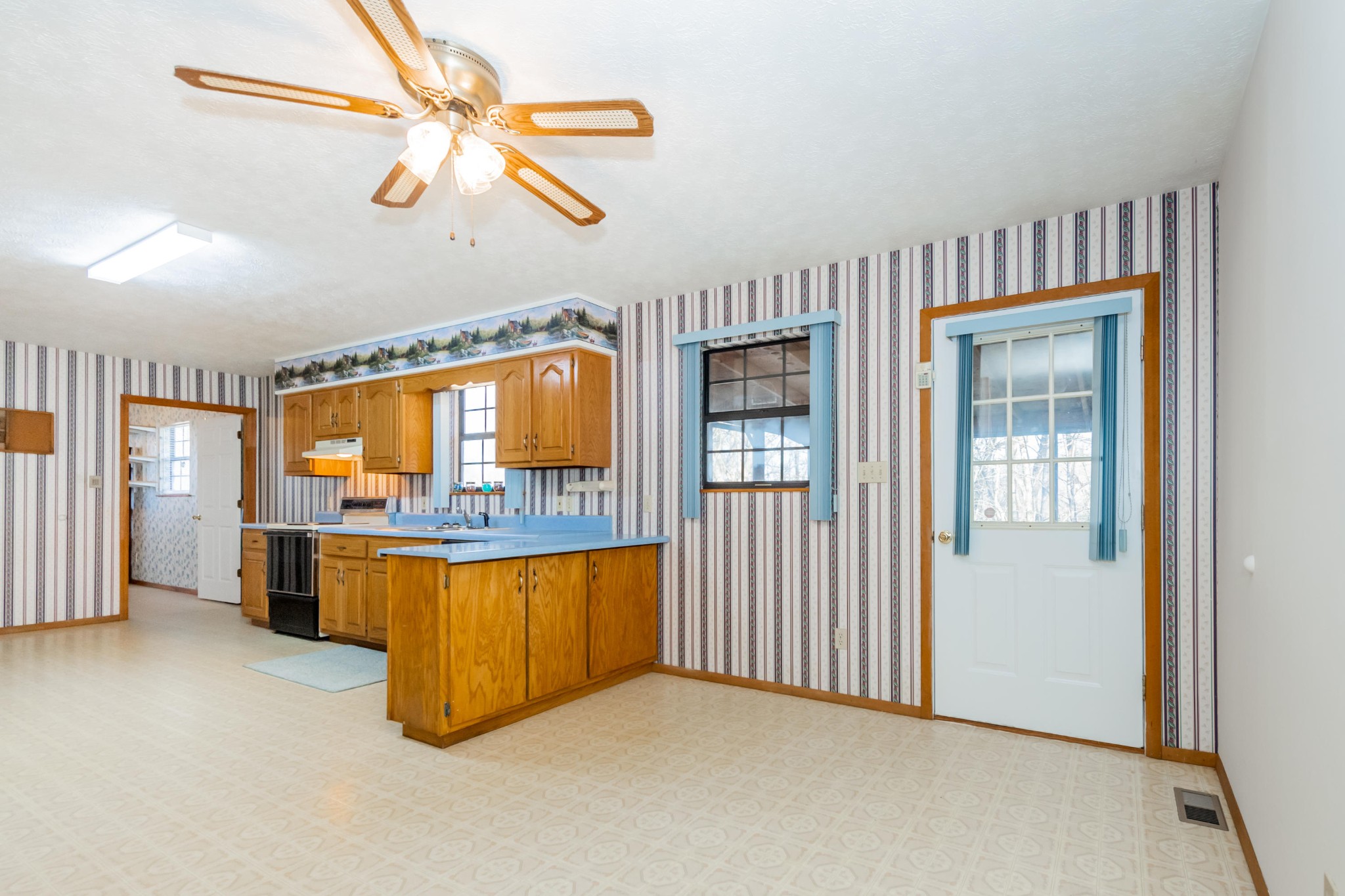 310 Mc Kinney Road Harriman, TN 37748 - Photo 6 of 15 Gallery Image 6