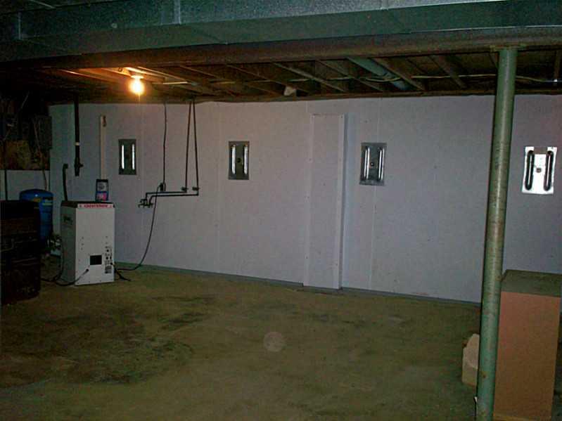 3662 Frew Mill Road New Castle, PA 16101 - Photo 15 of 17 Basement/Game Room.