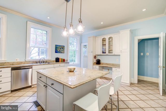 $1,525,000 | 400 North View Terrace, Alexandria, VA 22301