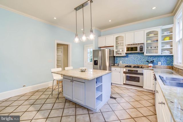 $1,525,000 | 400 North View Terrace, Alexandria, VA 22301