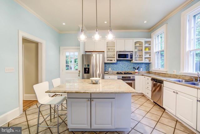 $1,525,000 | 400 North View Terrace, Alexandria, VA 22301