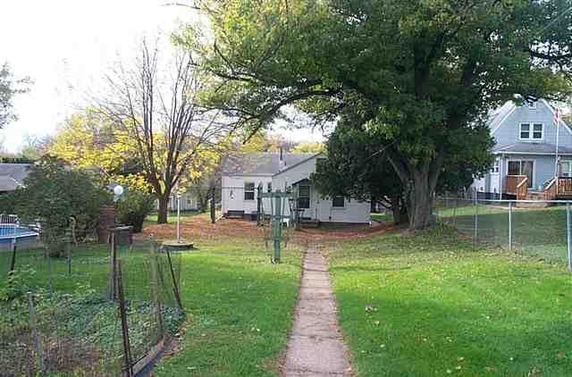 3136 Telegraph Road Davenport, IA 52804 - Photo 3 of 12 Gallery Image 3