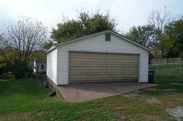 3136 Telegraph Road Davenport, IA 52804 - Photo 4 of 12 Gallery Image 4
