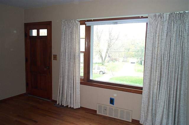 3136 Telegraph Road Davenport, IA 52804 - Photo 5 of 12 Gallery Image 5