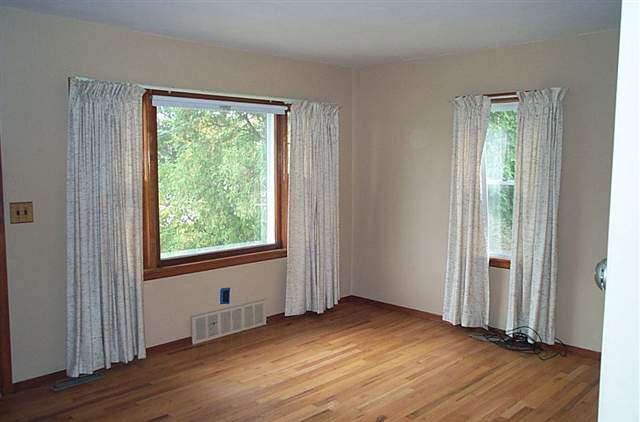 3136 Telegraph Road Davenport, IA 52804 - Photo 6 of 12 Gallery Image 6