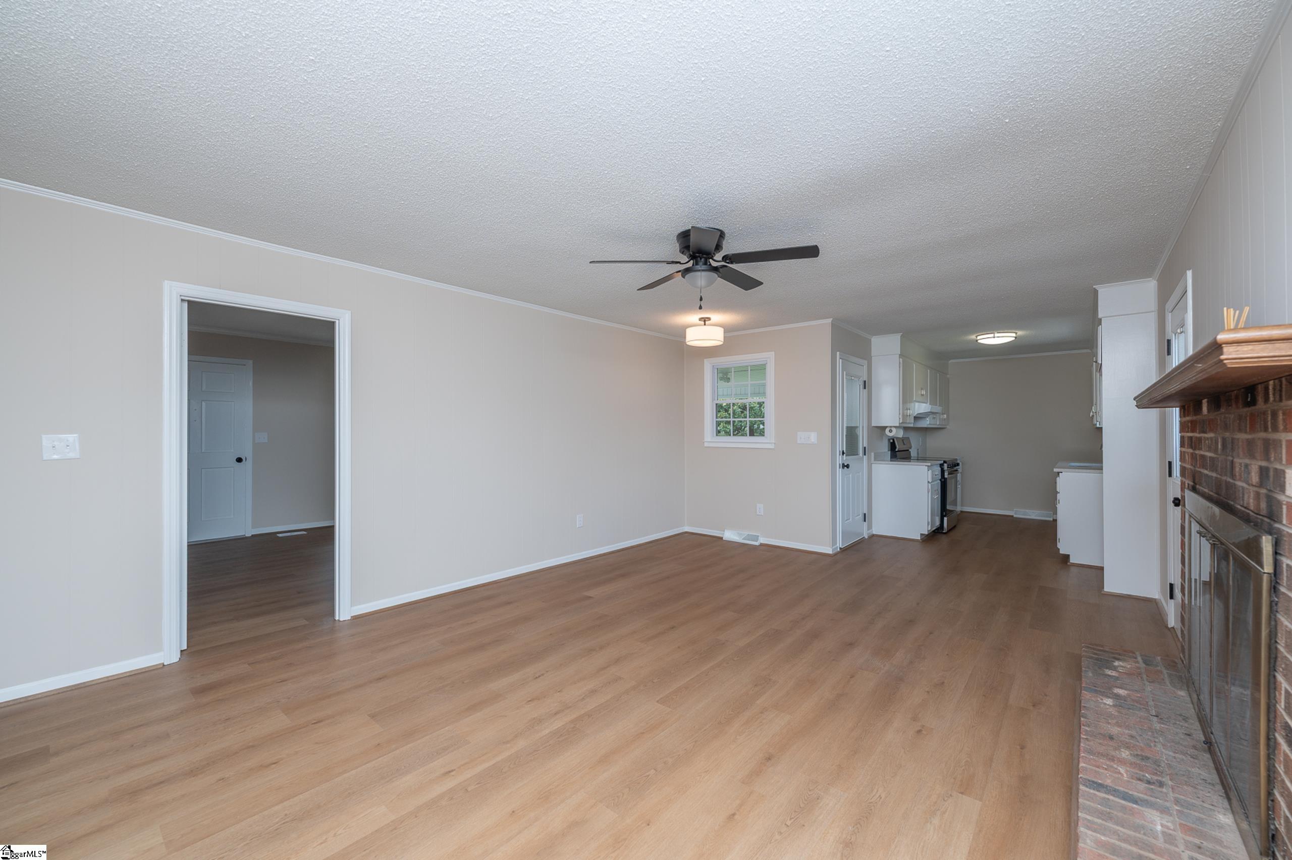 115 Wolfe Road Greer, SC 29650 - Photo 9 of 32