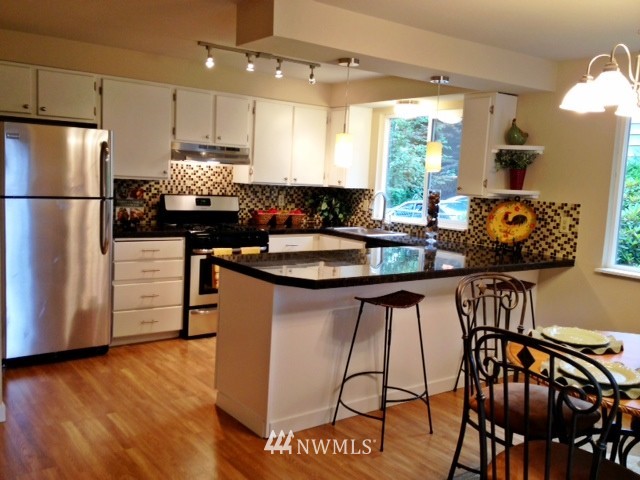 19805 34th Drive Southeast Bothell, WA 98012 - Photo 2 of 9 Gallery Image 2