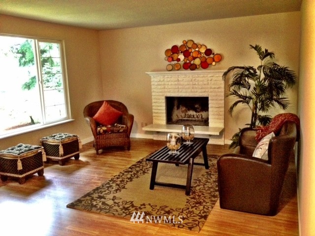 19805 34th Drive Southeast Bothell, WA 98012 - Photo 3 of 9 Gallery Image 3