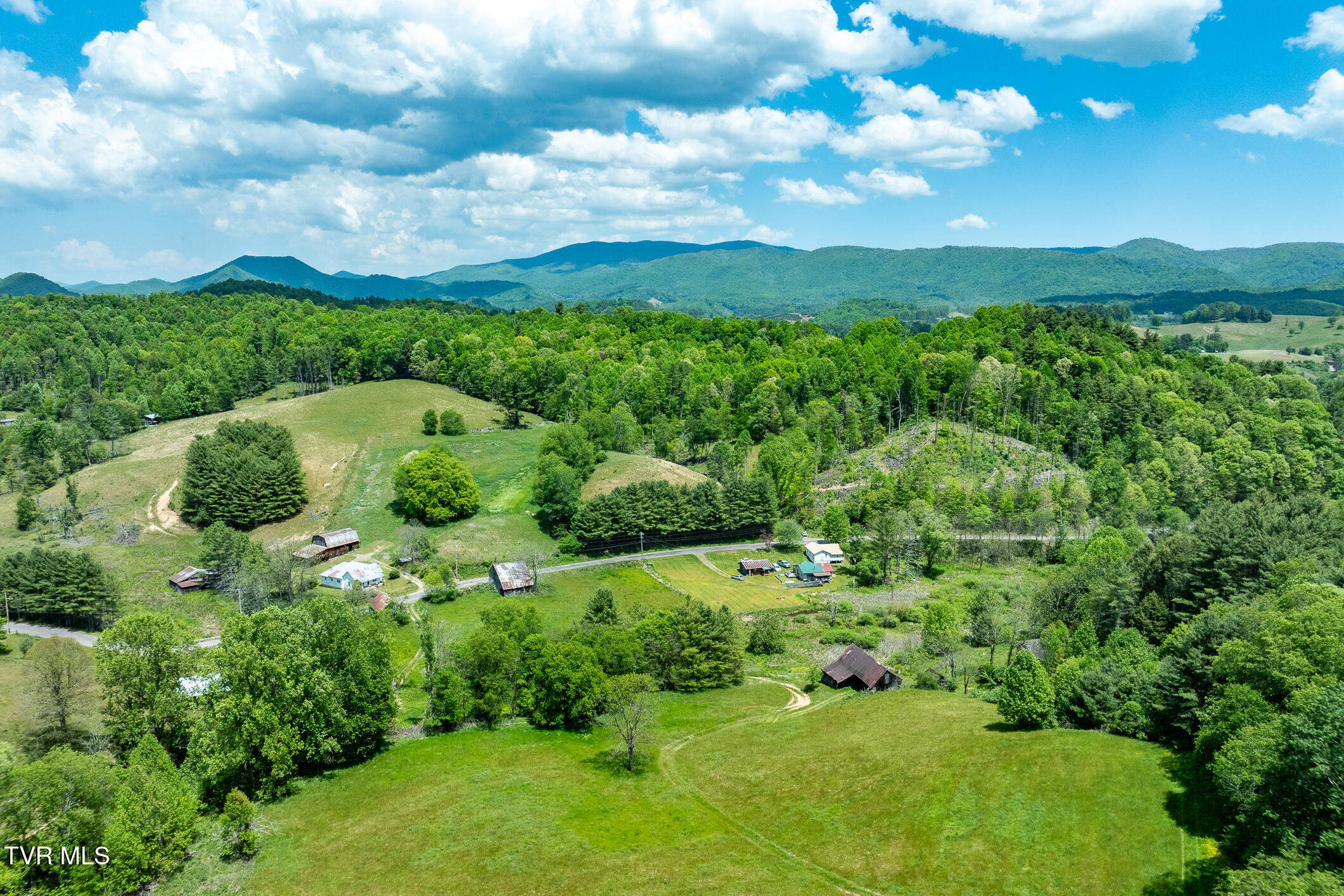 2 Rd Mountain Mountain City, TN 37683 - Photo 22 of 37 TBD Shingletown Rd (22 of 26)