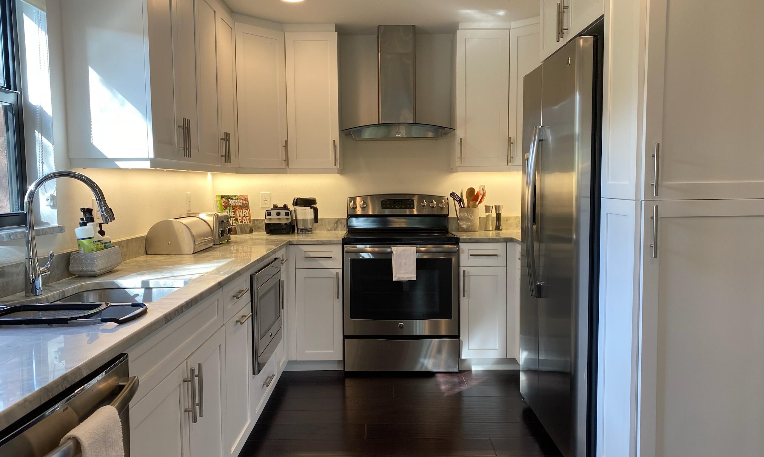 13388 Polo Club Road, Unit 202 Wellington, FL 33414 - Photo 3 of 38 Kitchen