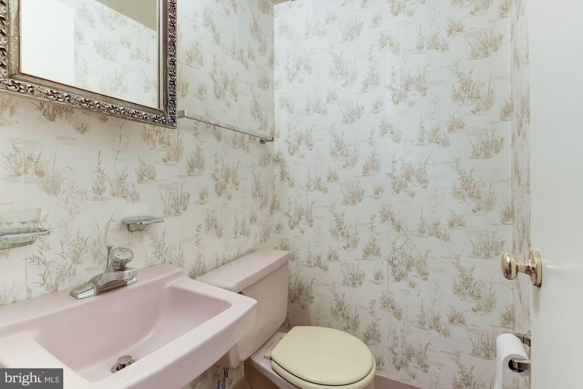 2148 Military Road Arlington, VA 22207 - Photo 10 of 28 a bathroom with a sink and a toilet