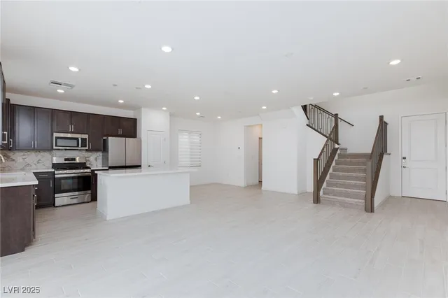 $2,800 | 11683 Desert Hollow Avenue, Las Vegas, NV 89138