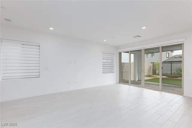 $2,800 | 11683 Desert Hollow Avenue, Las Vegas, NV 89138