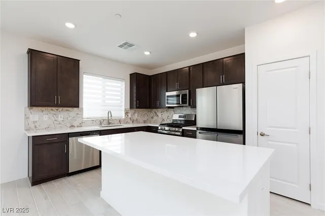 $2,800 | 11683 Desert Hollow Avenue, Las Vegas, NV 89138