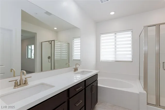 $2,800 | 11683 Desert Hollow Avenue, Las Vegas, NV 89138