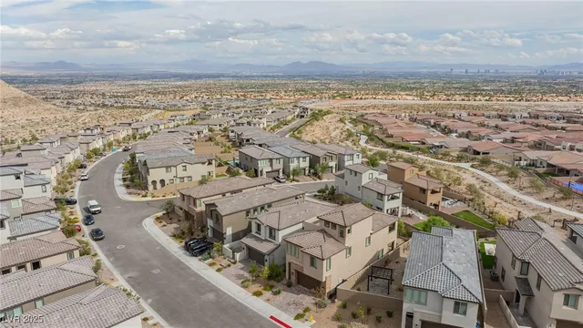 $2,800 | 11683 Desert Hollow Avenue, Las Vegas, NV 89138