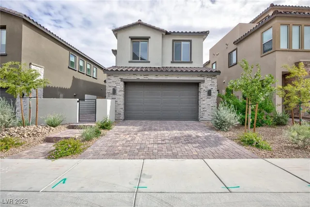 $2,800 | 11683 Desert Hollow Avenue, Las Vegas, NV 89138