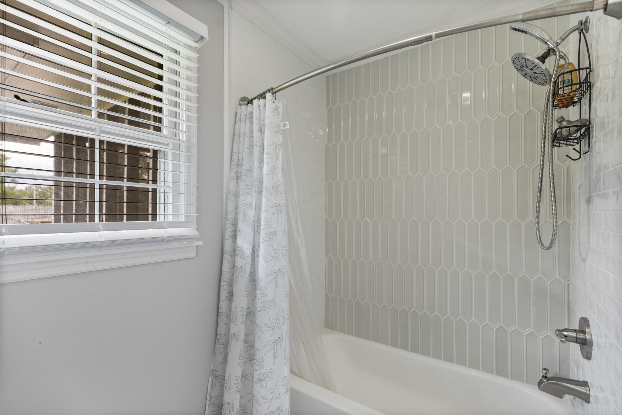 2000 Georgetown Road Northwest Cleveland, TN 37311 - Photo 18 of 36 a bathroom with a shower and a shower