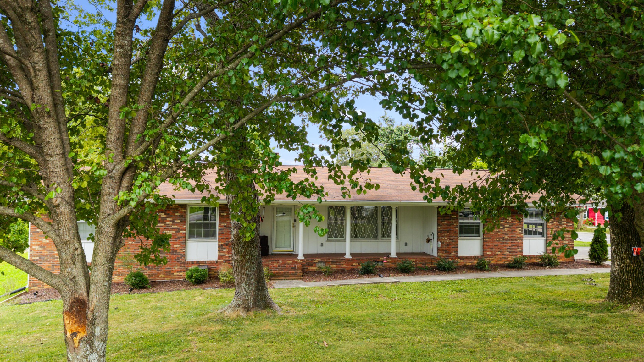 2000 Georgetown Road Northwest Cleveland, TN 37311 - Photo 33 of 36 front view of a house with a yard